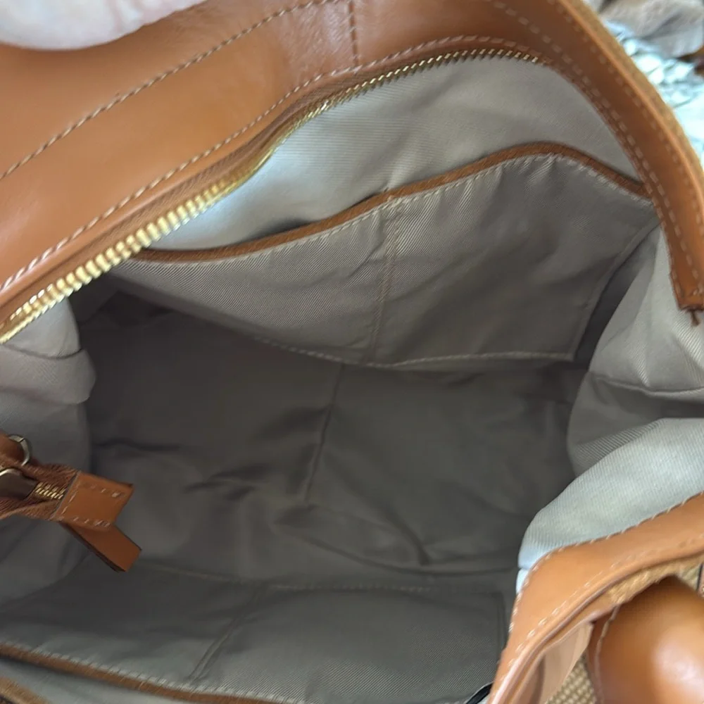 Elegant Tan Leather & Suede Shoulder Bag - Picture 7 of 10